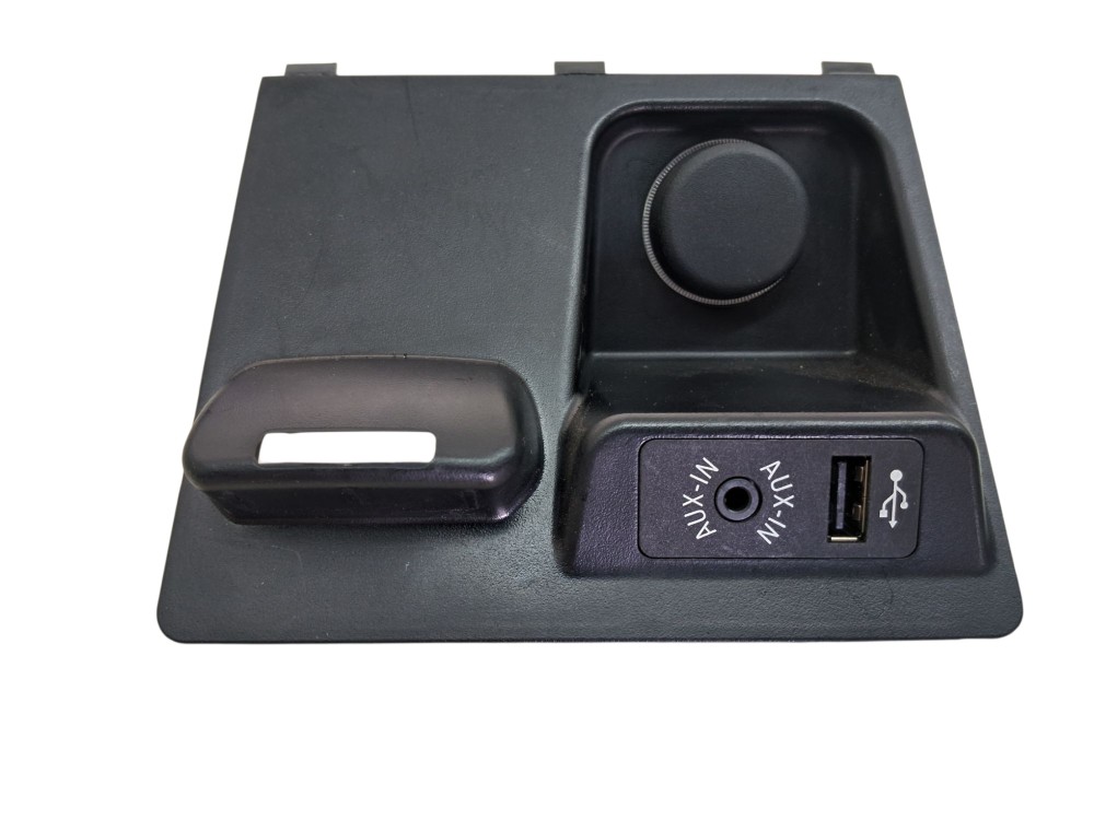 Entrada Usb Aux Bmw X6 Xdrive35i 2017 – Preto