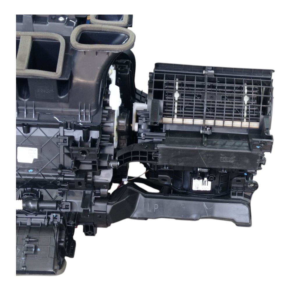 CAIXA AR EVAPORADOR INTERNA TOYOTA COROLLA CROSS XRV 2024 4