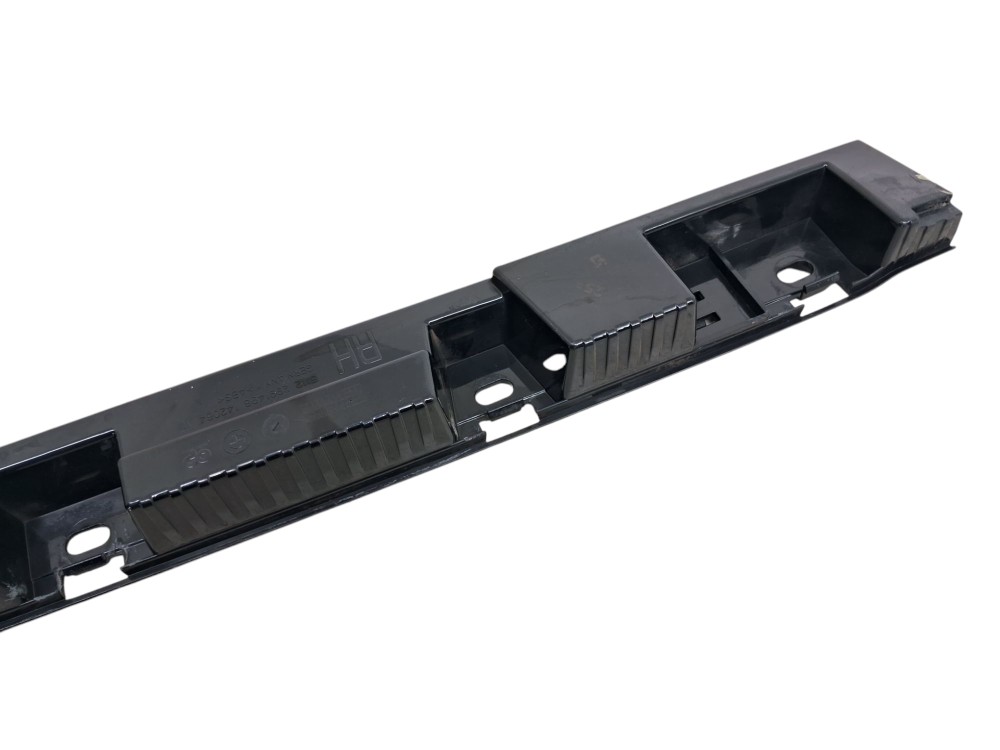 Guia Suporte Traseiro Direito Spoiler Lateral Bmw X1 2012 4