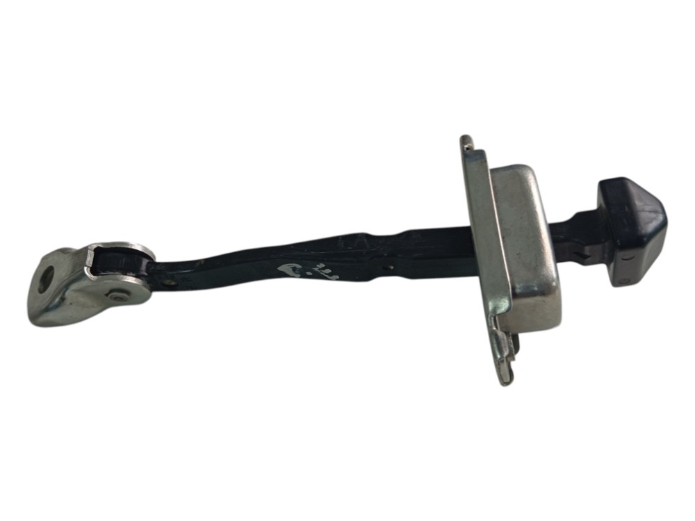 Limitador Porta Dianteira Esquerda Nissan Kicks 1.6 Aut 2021 3