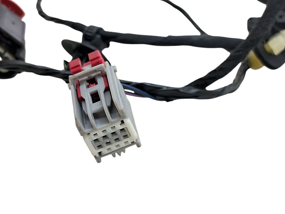 Chicote Porta Dianteira Direita Chevrolet Tracker 2024 3