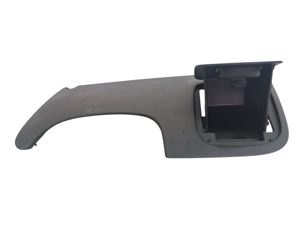 Acabamento Inferior Porta Objetos Chevrolet Tracker Ltz 2015 2
