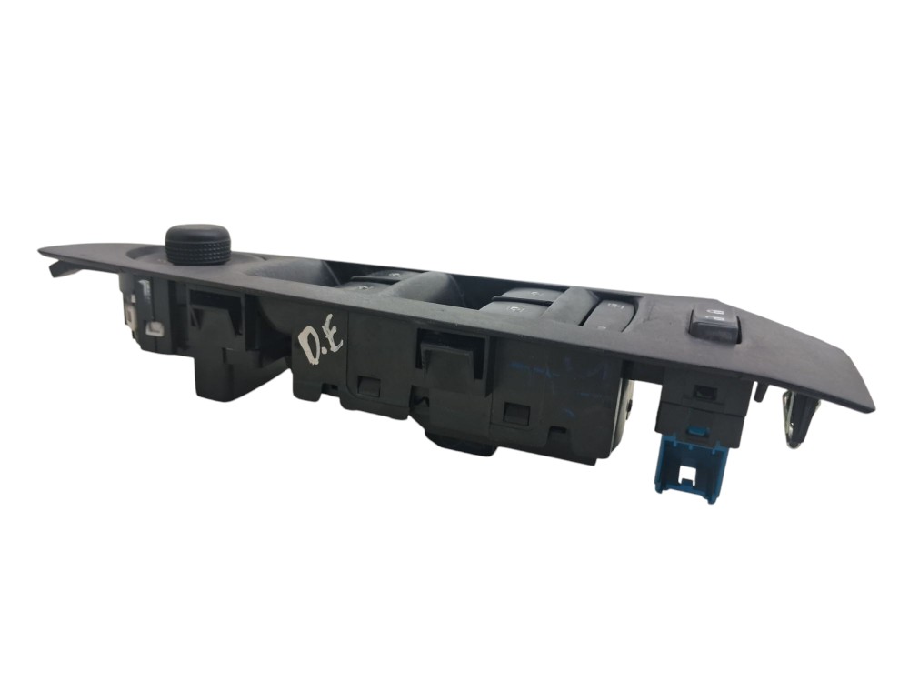 Botao Vidro Dianteiro Esquerdo Chevrolet Tracker Ltz 2015 2