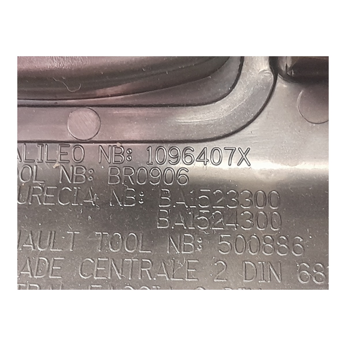 Moldura Central Painel Renault Duster 2015 8