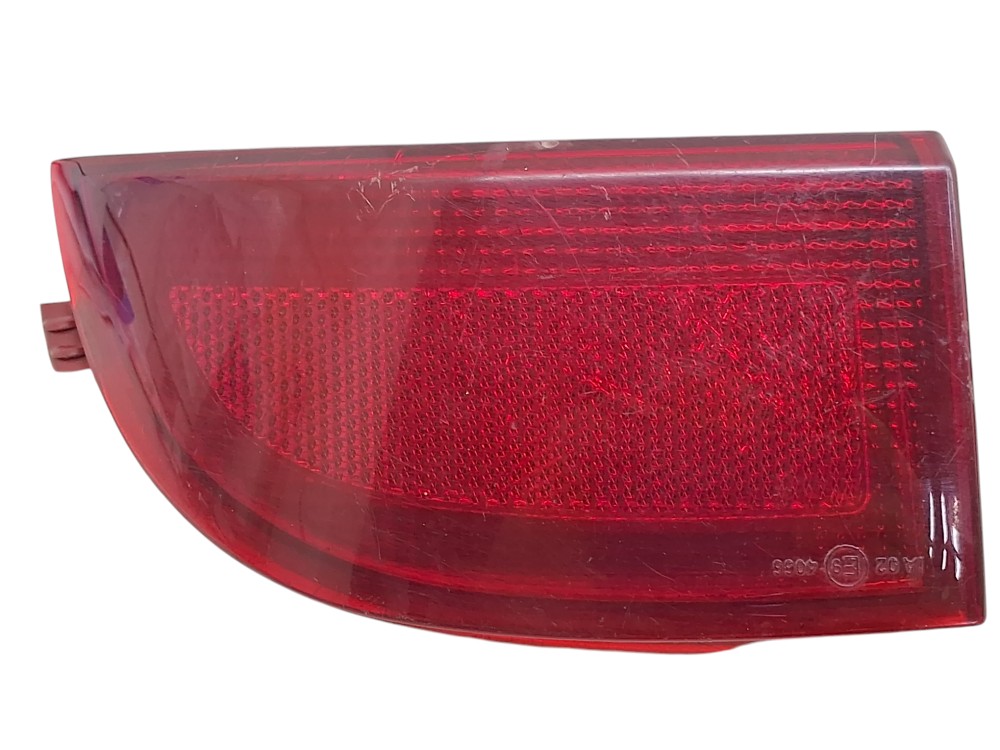 Refletor Olho Gato Traseiro Direito Fiat Strada 2017  Vermelho