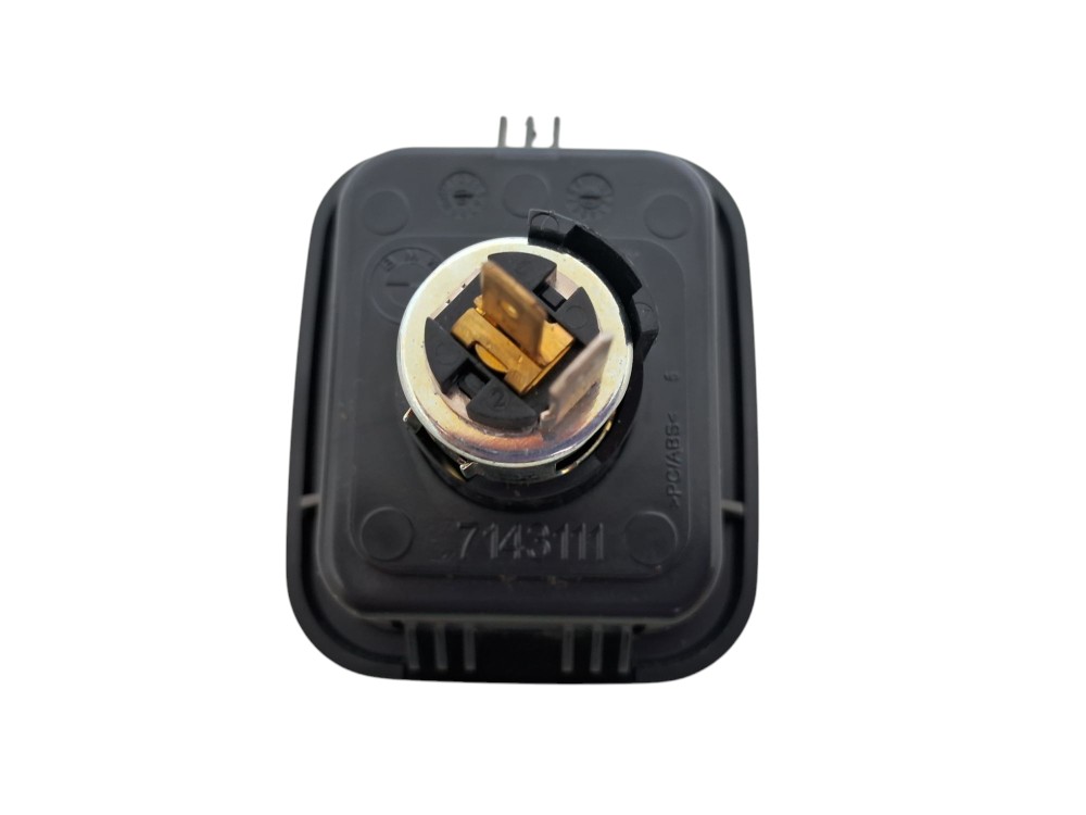 Moldura Acendedor Tomada 12v Bmw X1 Sdrive20i 2020 – Preto 5
