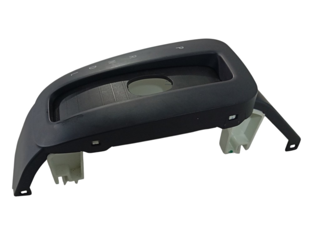 MOLDURA TRAMBULADOR CHEVROLET TRACKER LT 1.0 AUT 2025 5