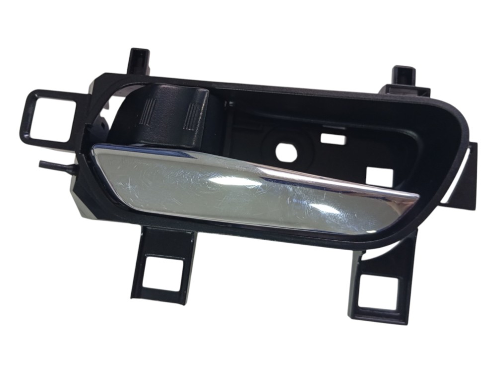 Maçaneta Interna Dianteira Esquerda Nissan Kicks Sv 1.6 2021 Dianteira 1