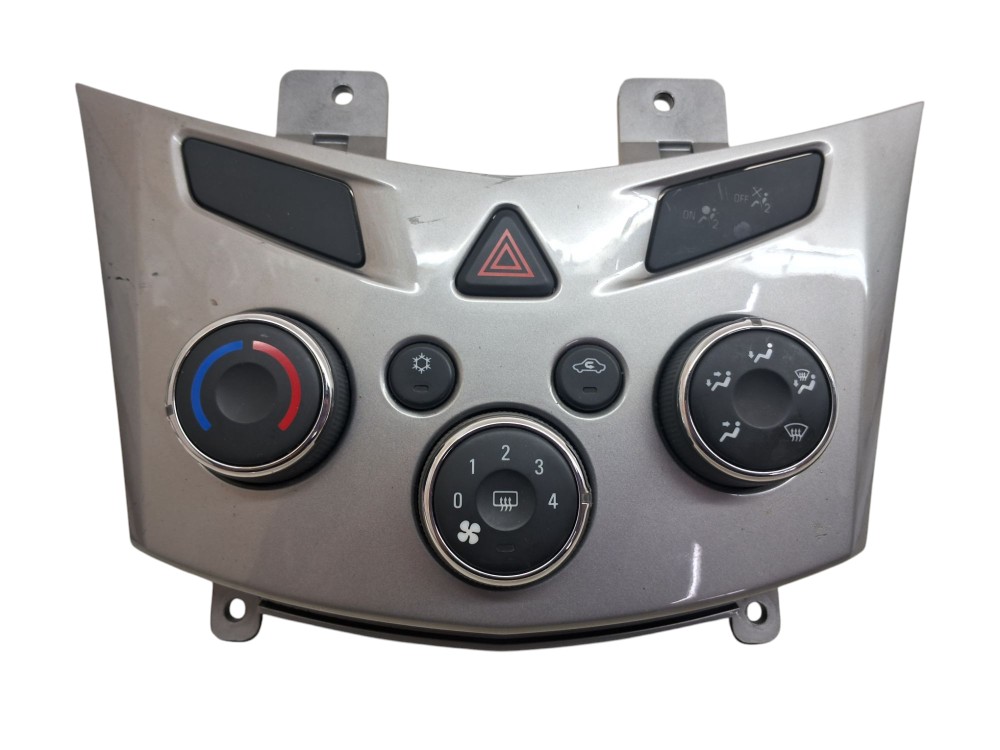 Controle Comando Ar Condicionado Chevrolet Tracker Ltz 2015