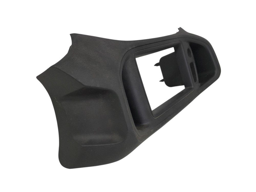 Moldura Central Painel Chevrolet Onix 2016  Preto 2