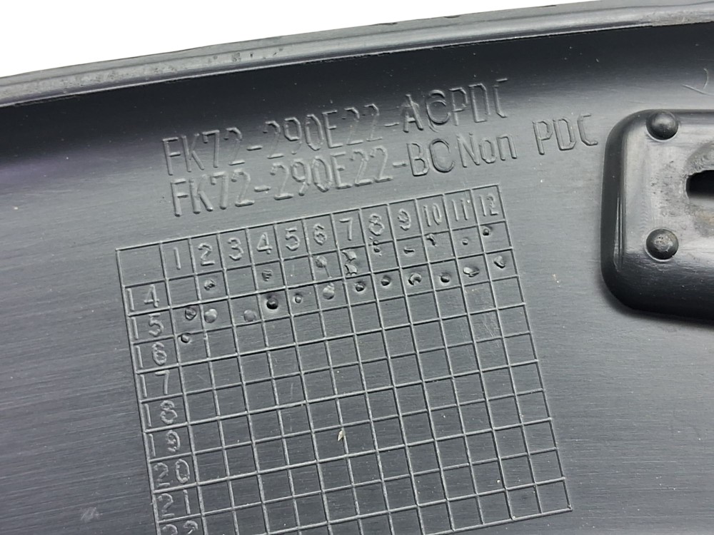 Aplique Lateral Traseiro Dir Land Rover Discovery Sport 2016 – Preto 5