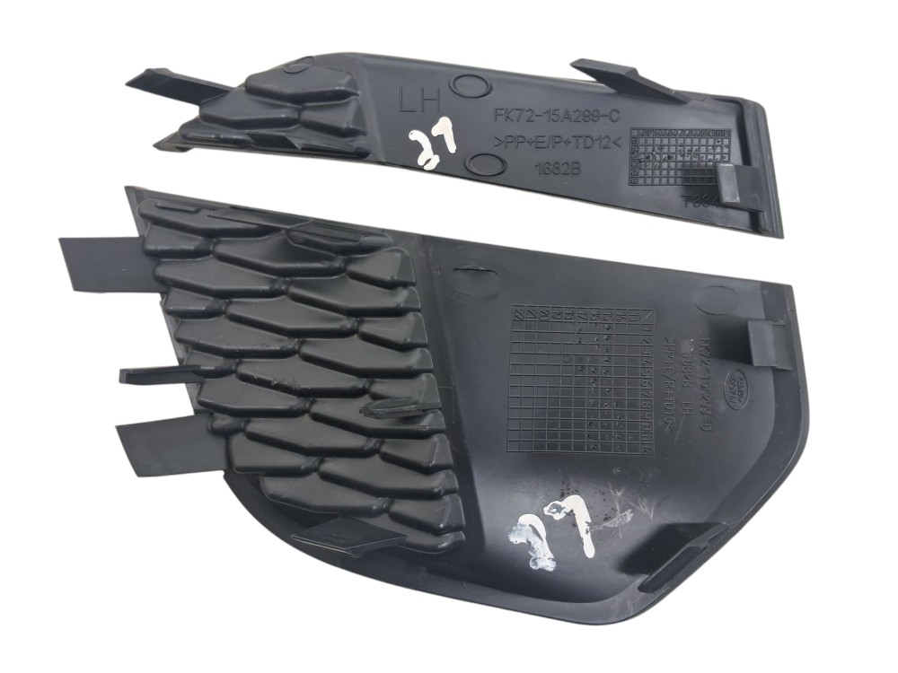 Acabamento Farol Milha Esq Land Rover Discovery Sport 2017 – Preto 4