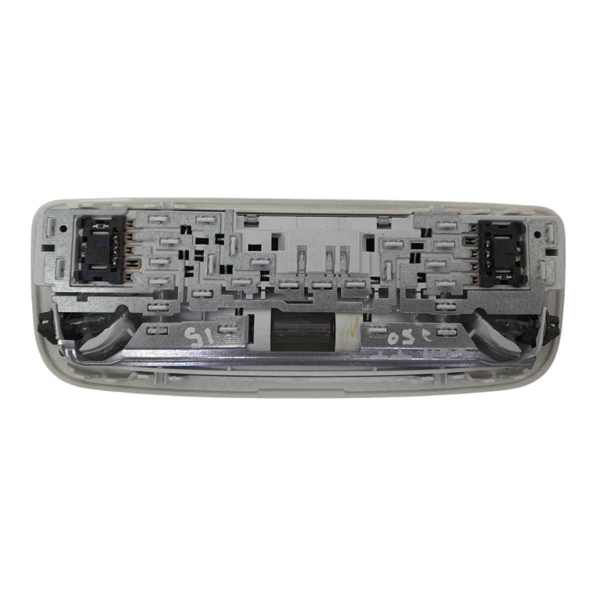Luz Teto Traseira Mercedes Cla 250 2.0 16v Gas Aut 2015 2