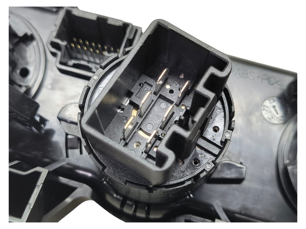Controle Comando Ar Condicionado Chevrolet Tracker 2024 6