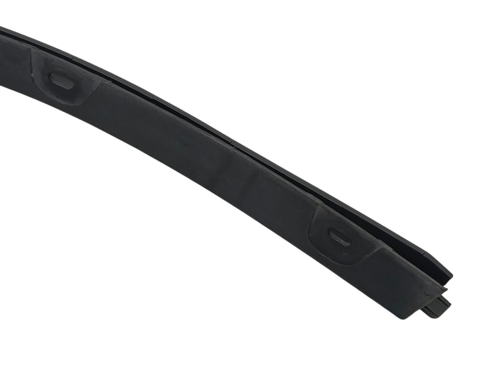 Aplique Lateral Traseiro Esquerdo Bmw X1 Sdrive18i 2012 Preto 4