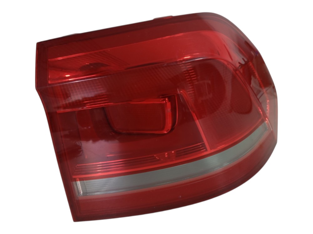 Lanterna Direita Volkswagen Fox 1.6 Flex 2015 Direito/passageiro 2