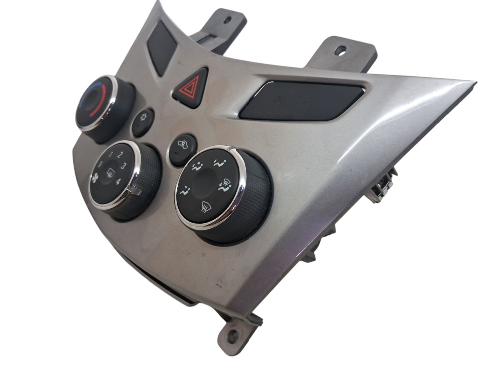 Controle Comando Ar Condicionado Chevrolet Tracker Ltz 2015 2