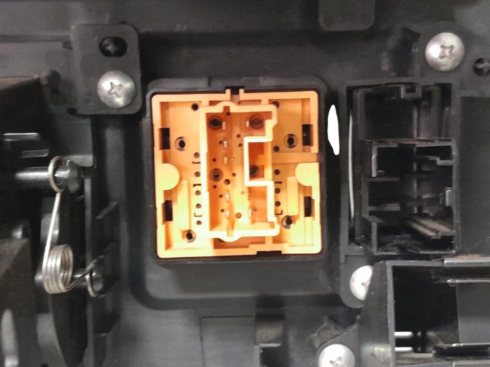 Moldura Porta Objetos Central Mitsubishi Pajero Full 2015 6