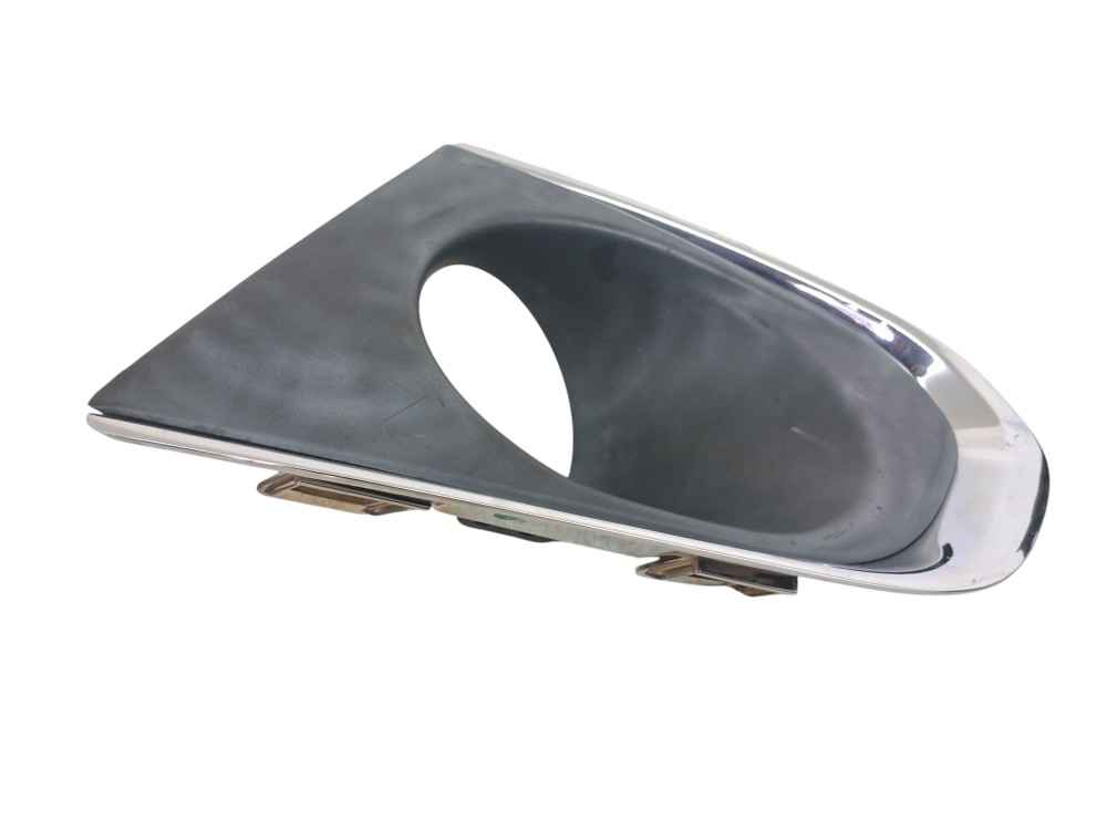 Moldura Farol De Milha Esquerdo Chevrolet Tracker Ltz 2015 Cromado Esquerdo 3