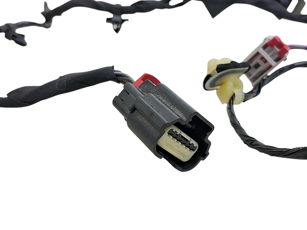 Chicote Porta Dianteira Direita Chevrolet Tracker 2024 6