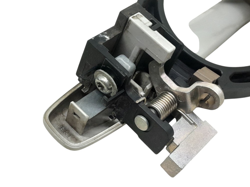 Maçaneta Porta Traseira Direita Mitsubishi Outlander 2011 – Branco – Traseira 4