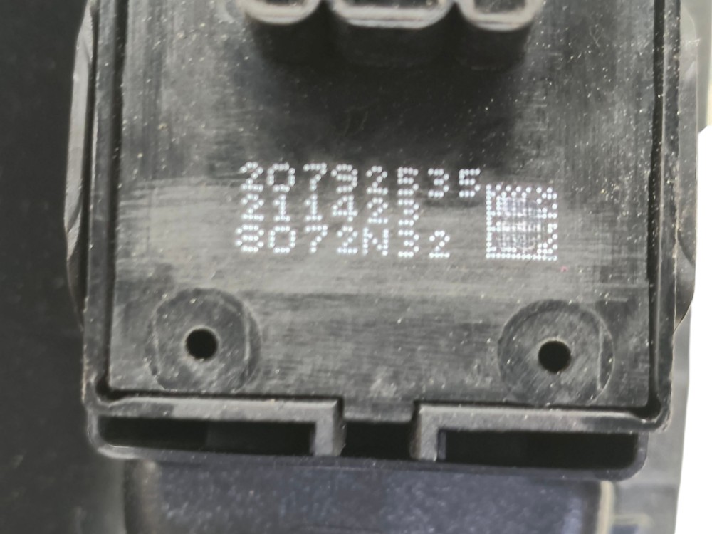 Botao Vidro Traseiro Esquerdo Chevrolet Cobalt Lt Eco 2019 4