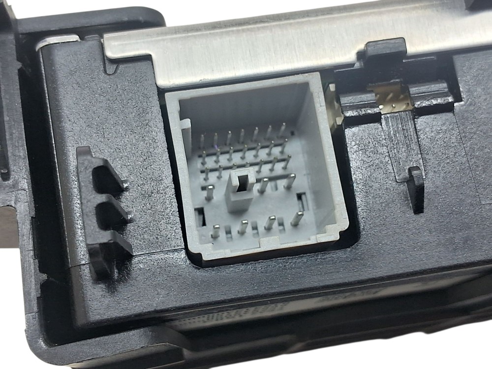 Modulo Interface Onstar Chevrolet Tracker 2024 6