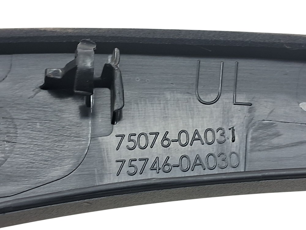 Aplique Porta Traseira Esquerda Toyota Corolla Cross 2024 Preto 5