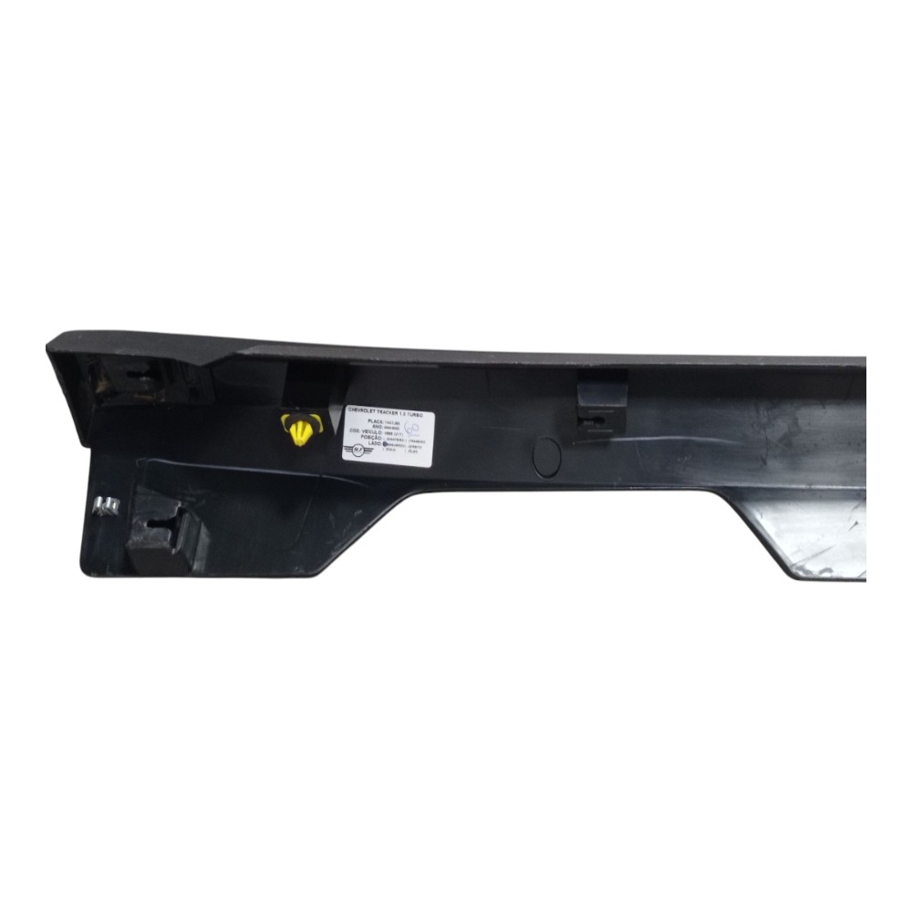 Spoiler Lateral Esquerdo Chevrolet Tracker Lt 2025 8