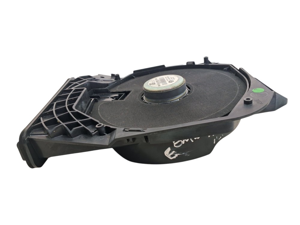 Alto Falante Subwoofer Esquerdo Bmw 116i 2014 Preto 2