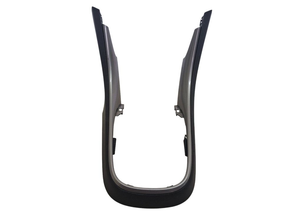 Moldura Console Trambulador Chevrolet Tracker Ltz 2015 1