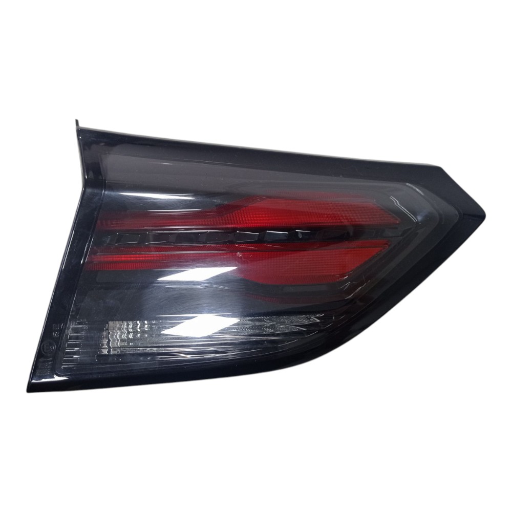 Lanterna Tampa Traseira Esquerda Chevrolet Tracker Lt 2026