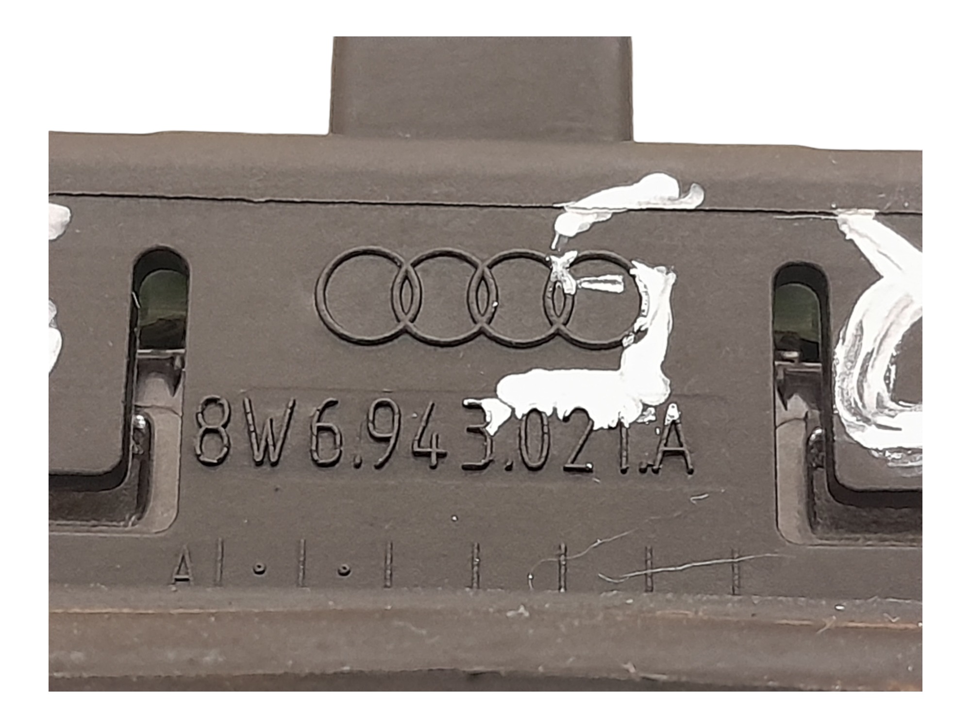 Luz Placa Traseira Audi Q5 Tfsi 2022 5