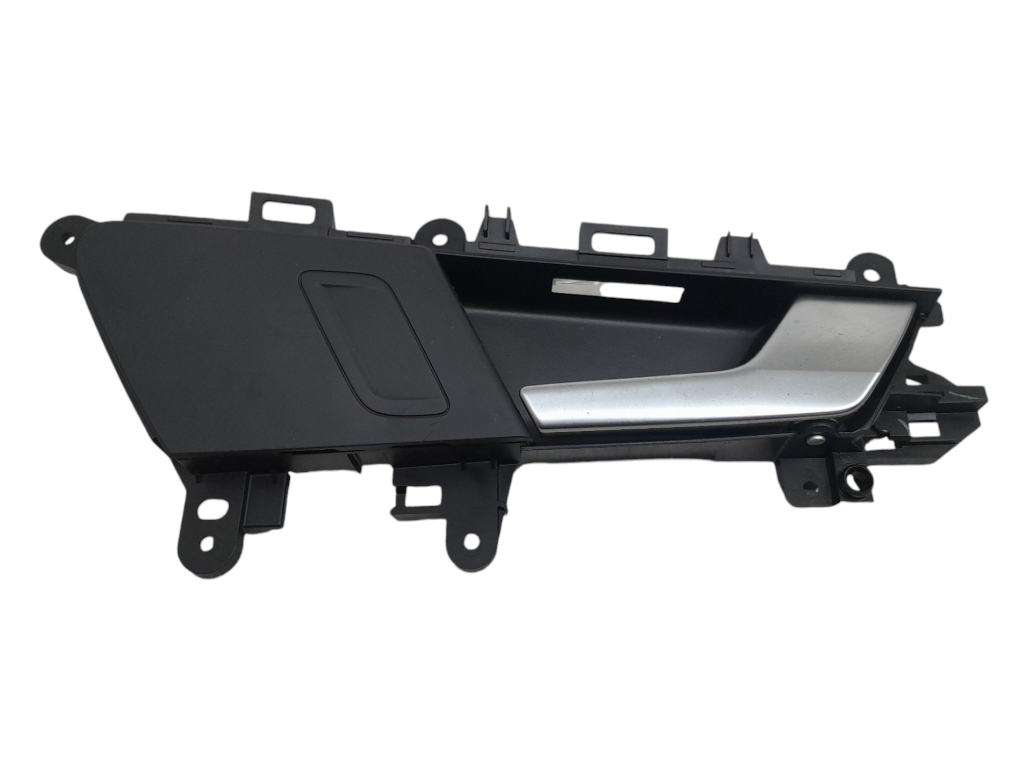 Maçaneta Interna Dianteira Direita Audi Q5 2022 – Dianteira 1