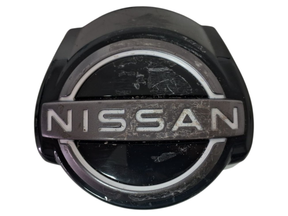 Emblema Tampa Traseira Nissan Kicks 2024 Cinza