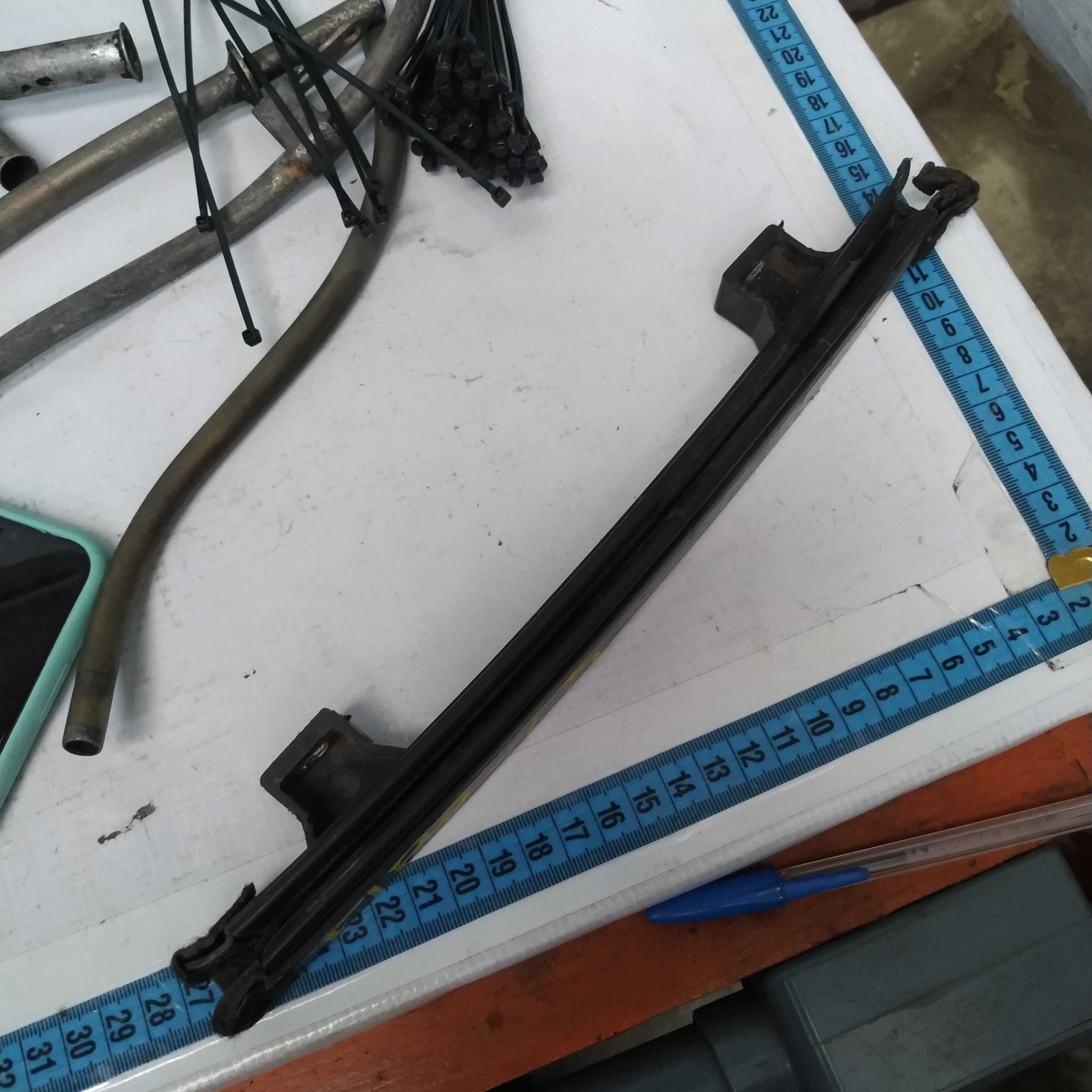 Guia vidro traseiro direito Fiat Tipo 1995 2
