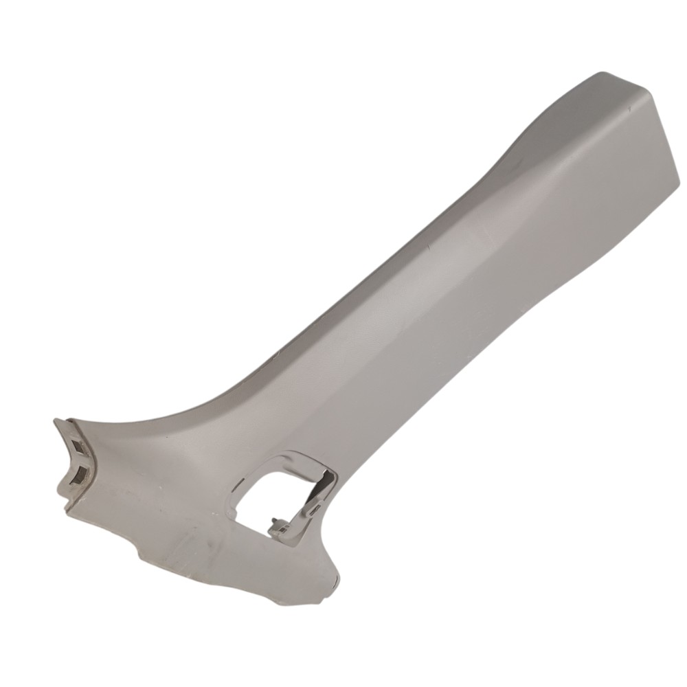 Moldura Coluna Traseira Direita Gm Captiva 2008 2
