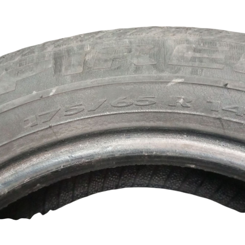 Pneu Pirelli 175/65 R14 4