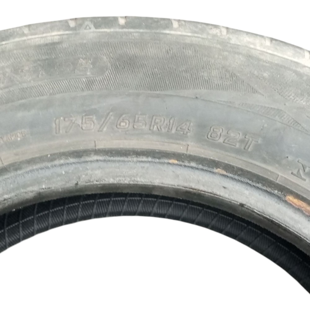 Pneu Dunlop175/65 R14 82t 4