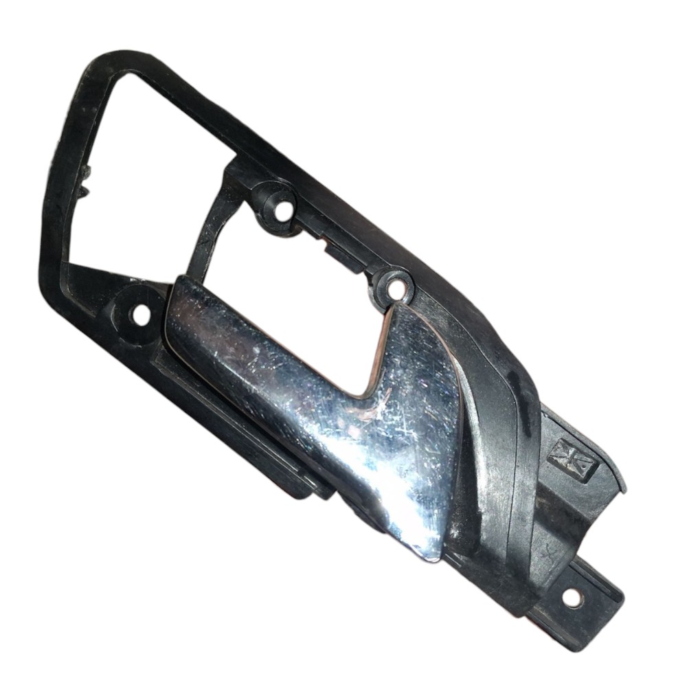 Maçaneta Interna Porta Traseira Direita Vw Polo Sedan 2008 Traseira 1