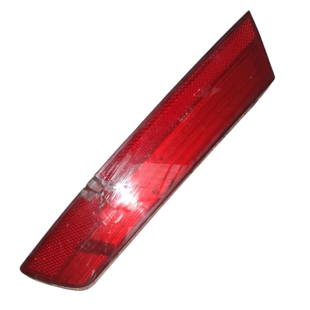 Refletor Esquerdo Parachoque Vw Fox 2012  *detalhes  Vermelho