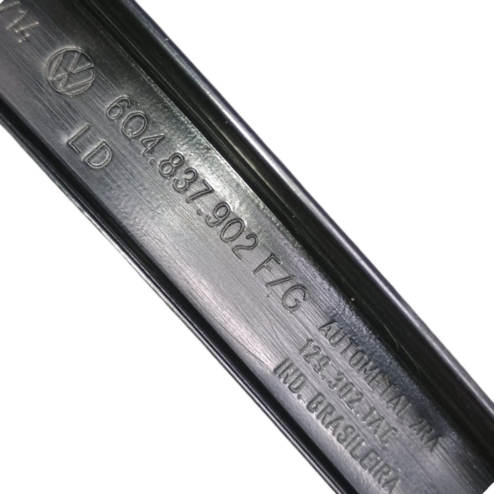 Moldura Coluna Porta Dianteira Direita Vw Polo 2014 4