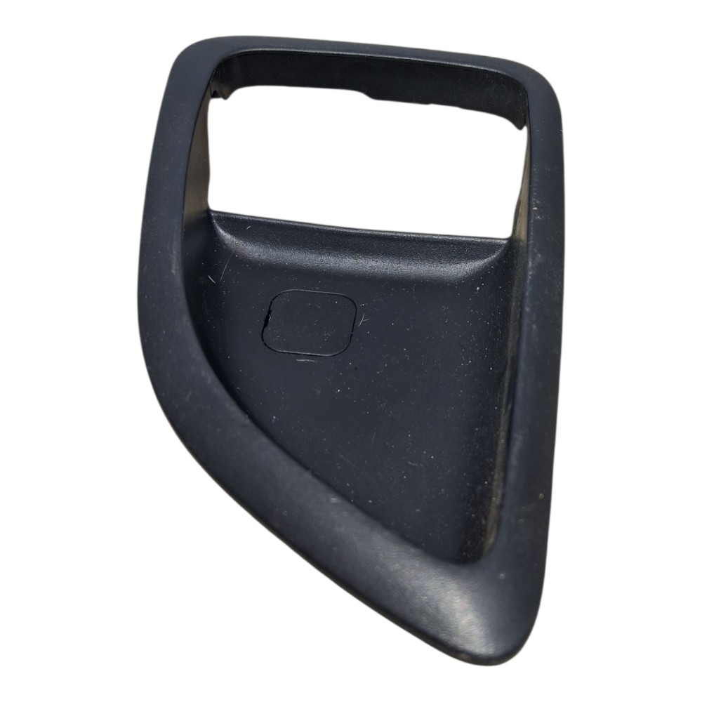 Moldura Maçaneta Interna Porta Tras Dir Hyundai Ix35 2014 Preto Traseira 4