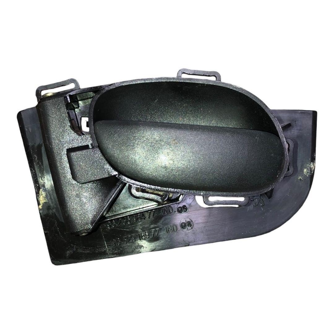 Maçaneta Interna Lado Esquerdo Peugeot 206 207 1998 A 2015 Preto Dianteira/traseira