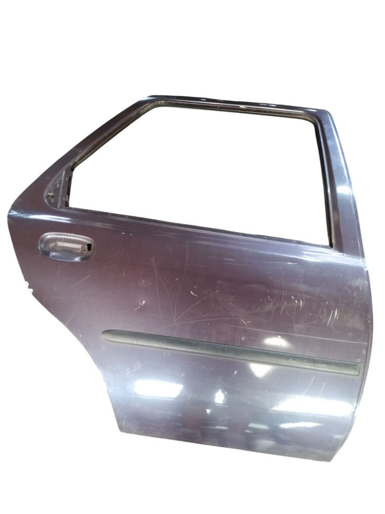 Porta Traseira Direita Ford Fiesta 97 Com Detalhes 4