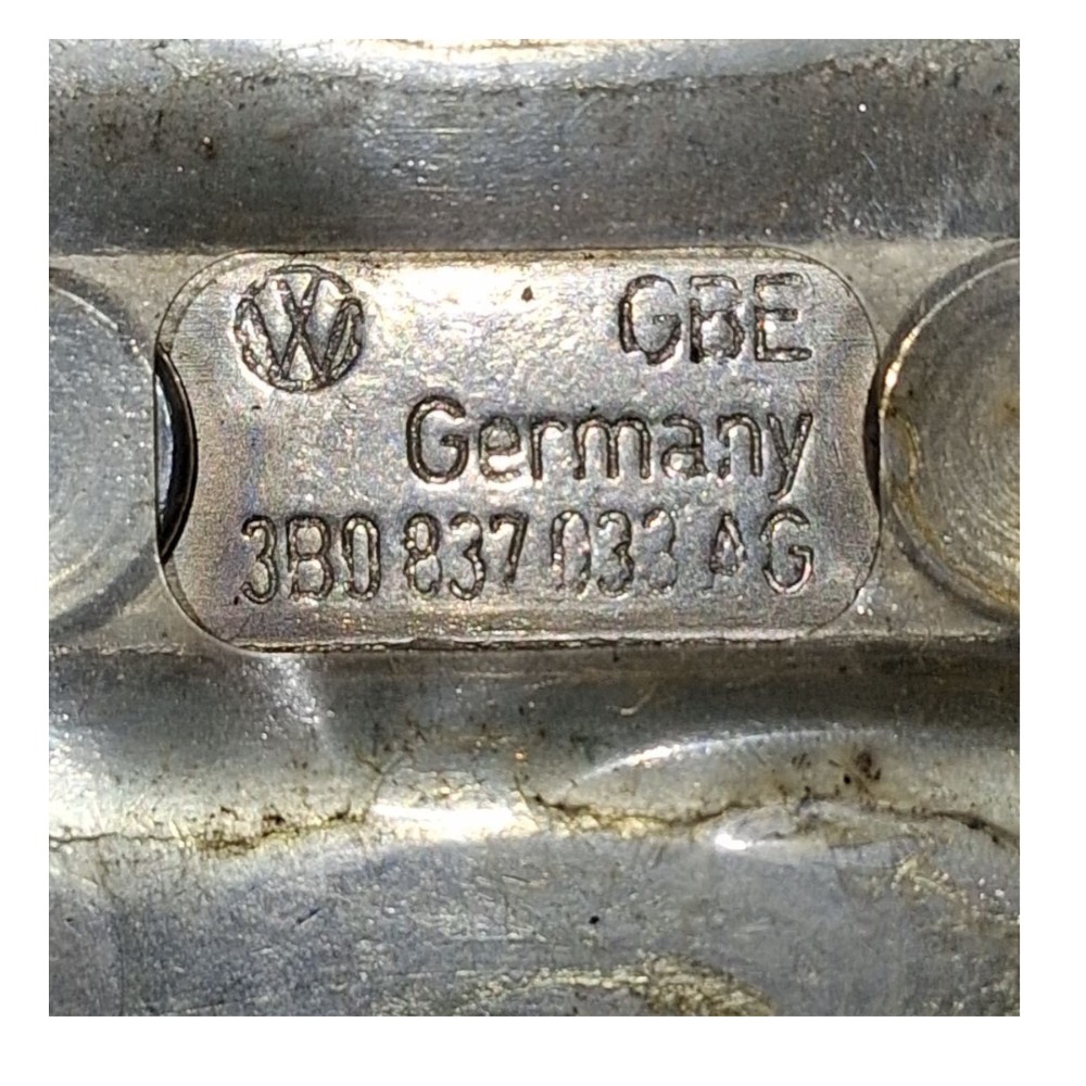 Batente Porta Vw Polo Sedan 1.6 2008 3b0837033 5