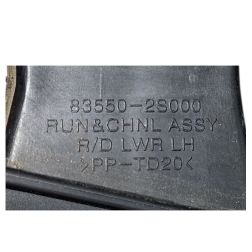 Guia Vidro Porta Traseira Esquerda Hyundai Ix35 2014  Preto Preto 5