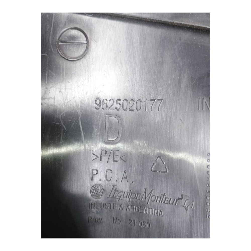 Moldura Acabamento Coluna Traseira Direita Peugeot 206 2003 5