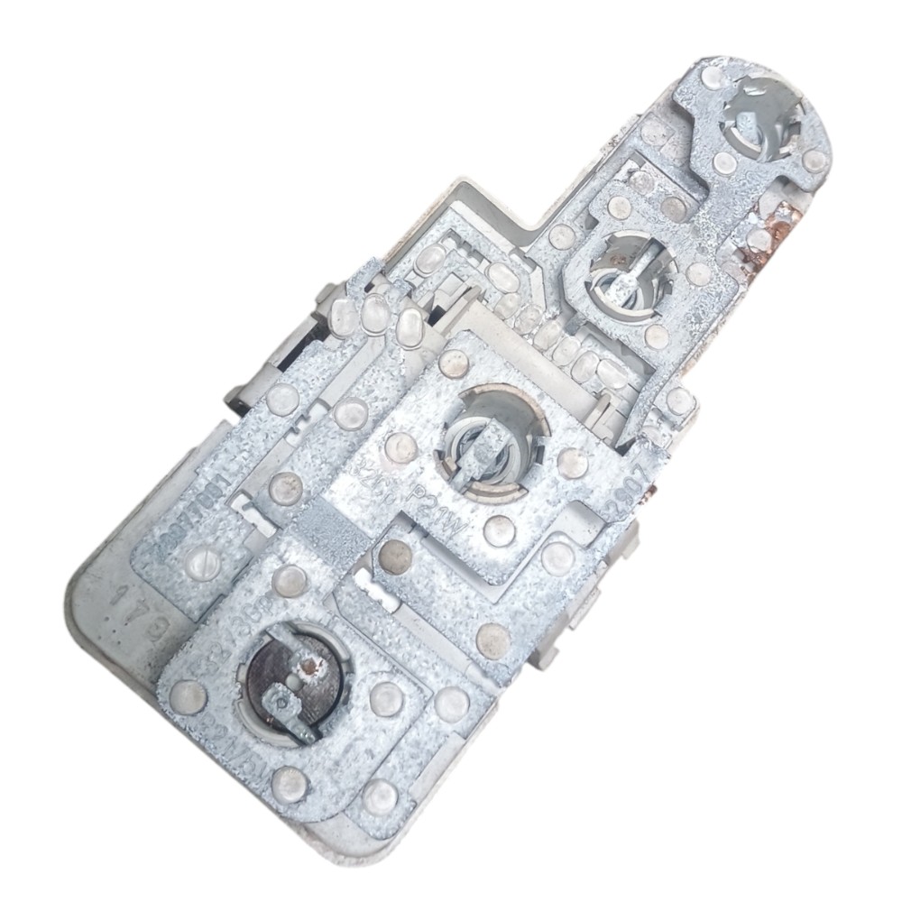 Circuito Lanterna Traseira Audi A3 1997 À 2003 8l0945257 2