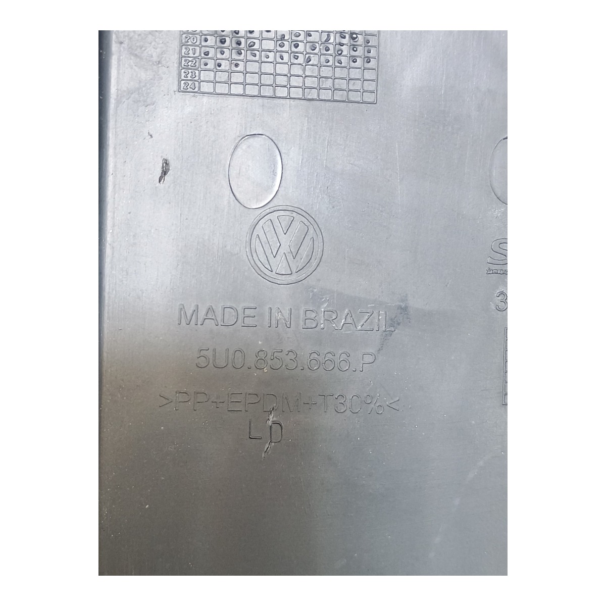 Grade Farol Milha Direito Vw Gol 2022 5u0853666p C/detalhes Preto Direito 7